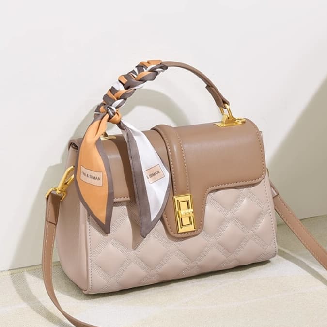 ショルダーバッグレディース キルティング 上品キルティングミニハンドバッグ