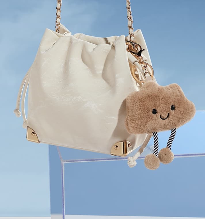 ショルダーバッグレディース 巾着 上品光沢巾着ショルダーバッグ