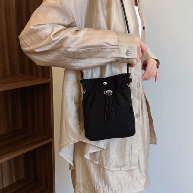 ショルダーバッグレディース シンプル巾着ミニショルダー