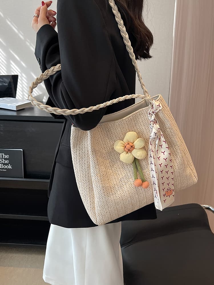 ショルダーバッグレディース カゴバック 花飾り付き編み込みストロートートバッグ